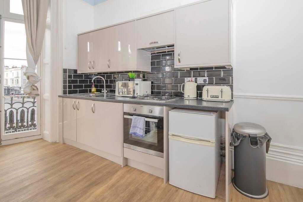 Flash Sales Offer - Any Week Day No Minimum Night Restrictions Central Hove 1 Bedroom Flat Bn38Bru02 Zewnętrze zdjęcie